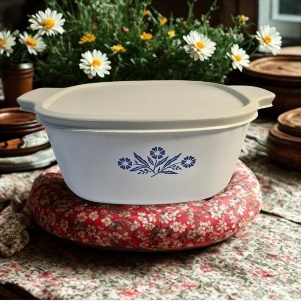 Corning Ware Blue Cornflower 2.5‎ Qt Casserole Dish P-2 1/2-B with Plastic Lid
